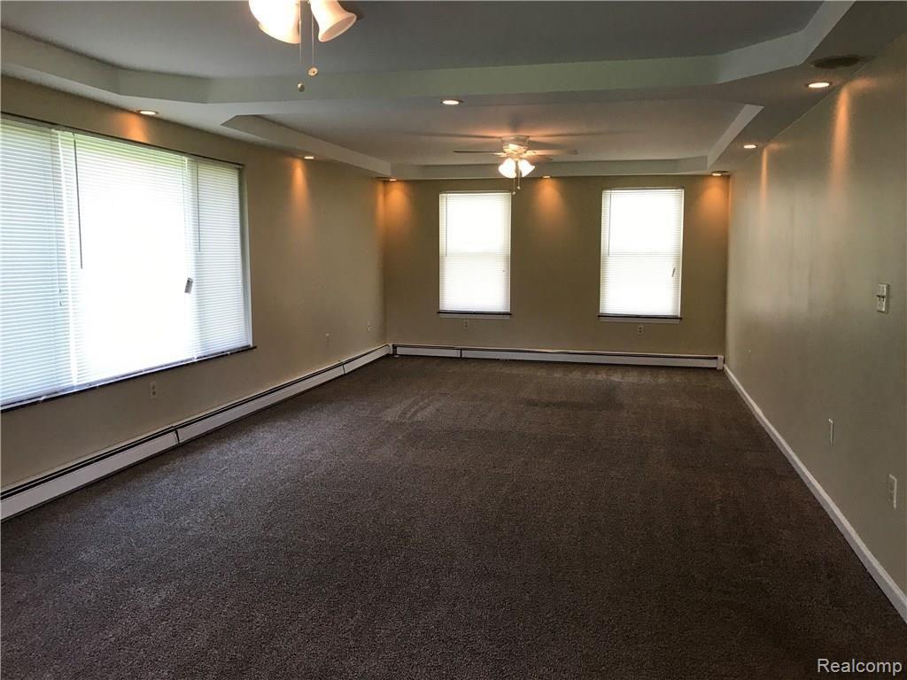 1323 Lamb Road Troy, MI 48085 - Photo 6 of 20 2017-09-06 13.41