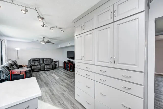 $349,900 | 555 Hyannis Drive, Avon, IN 46123