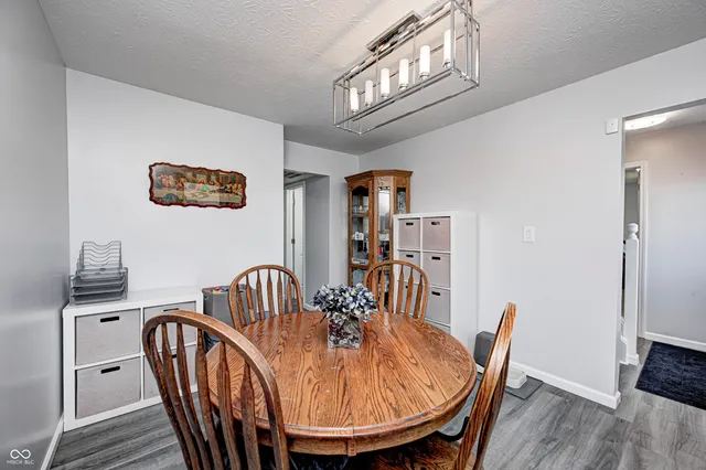 $349,900 | 555 Hyannis Drive, Avon, IN 46123