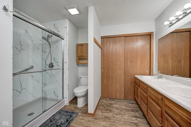 $349,900 | 555 Hyannis Drive, Avon, IN 46123