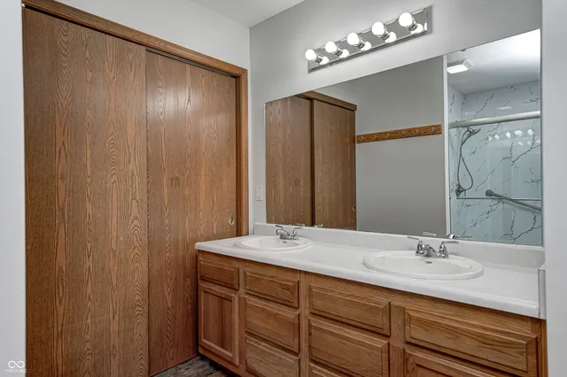 $349,900 | 555 Hyannis Drive, Avon, IN 46123