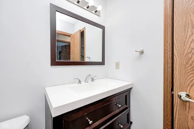 $349,900 | 555 Hyannis Drive, Avon, IN 46123