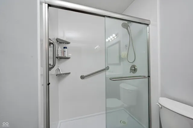 $349,900 | 555 Hyannis Drive, Avon, IN 46123