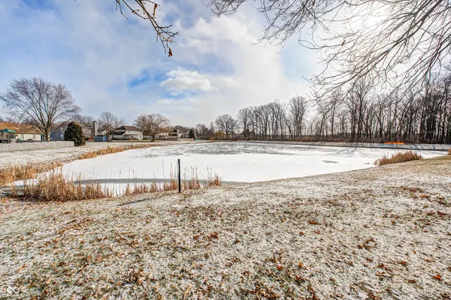 $349,900 | 555 Hyannis Drive, Avon, IN 46123