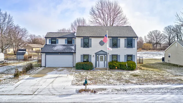 $349,900 | 555 Hyannis Drive, Avon, IN 46123
