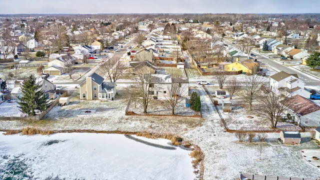 $349,900 | 555 Hyannis Drive, Avon, IN 46123