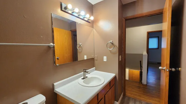 $2,200 | 2421 Adler, Middleton, WI 53562