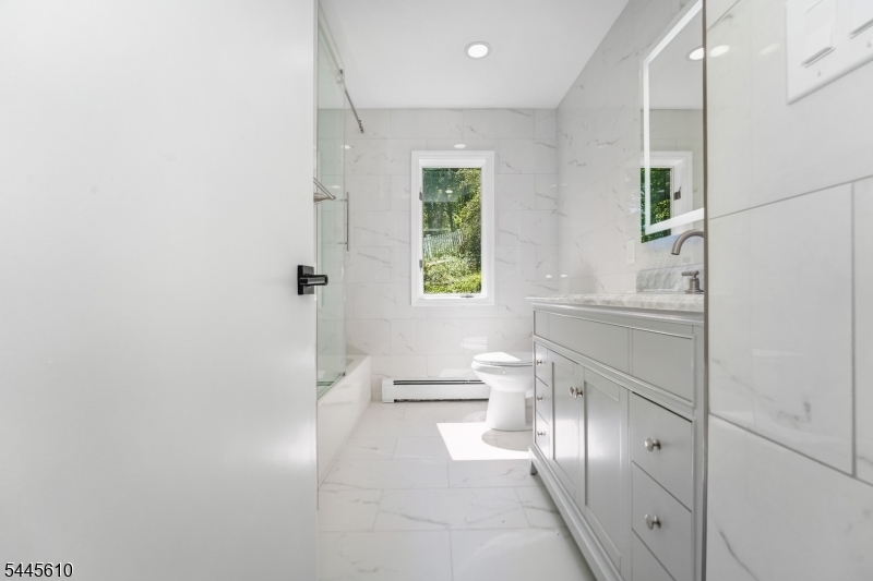 306 Warrenville Road Green Brook, NJ 08812 - Photo 24 of 37