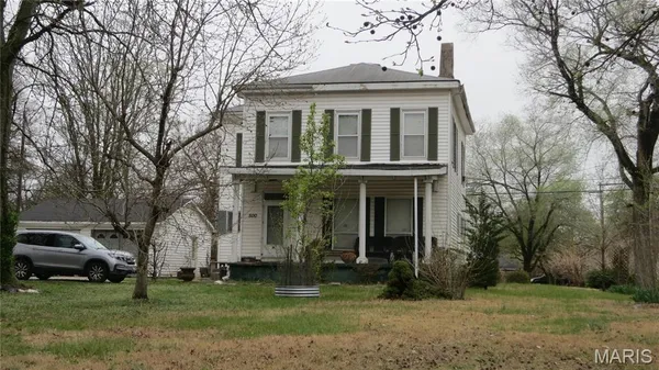 $165,000 | 500 South 9th Street, Wood River, IL 62095