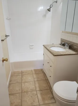 $1,950 | 135 East Main Street, Unit U11, Westborough, MA 01581