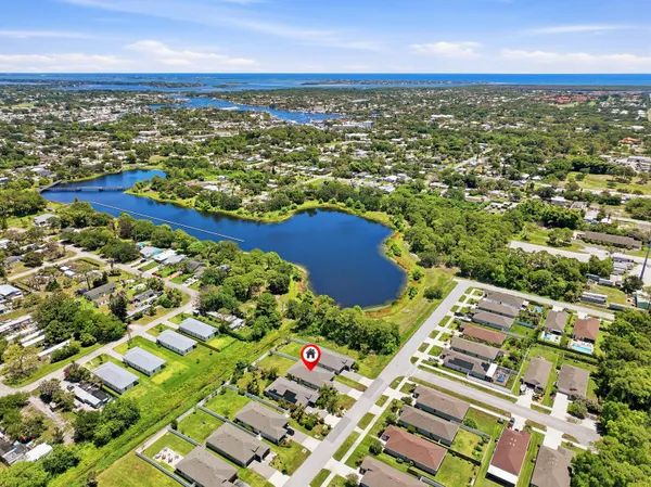 $575,000 | 3899 Southeast Lee Street, Stuart, FL 34997