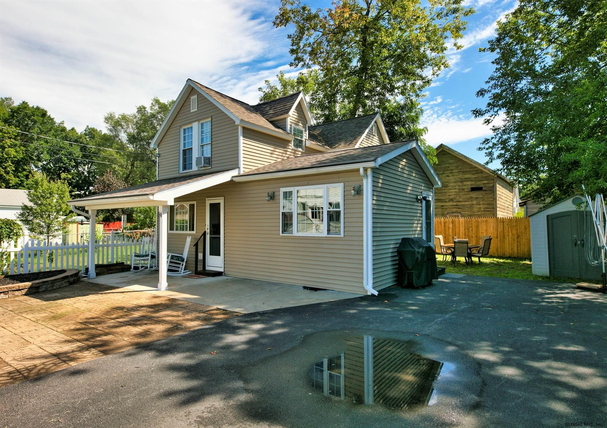 341 Perry Street Schenectady, NY 12306 - Photo 3 of 30 Photo 3