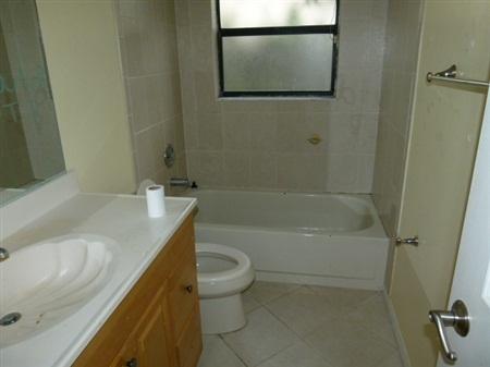 23275 Southwest 60th Avenue Boca Raton, FL 33428 - Photo 2 of 7 Guest Bathroom