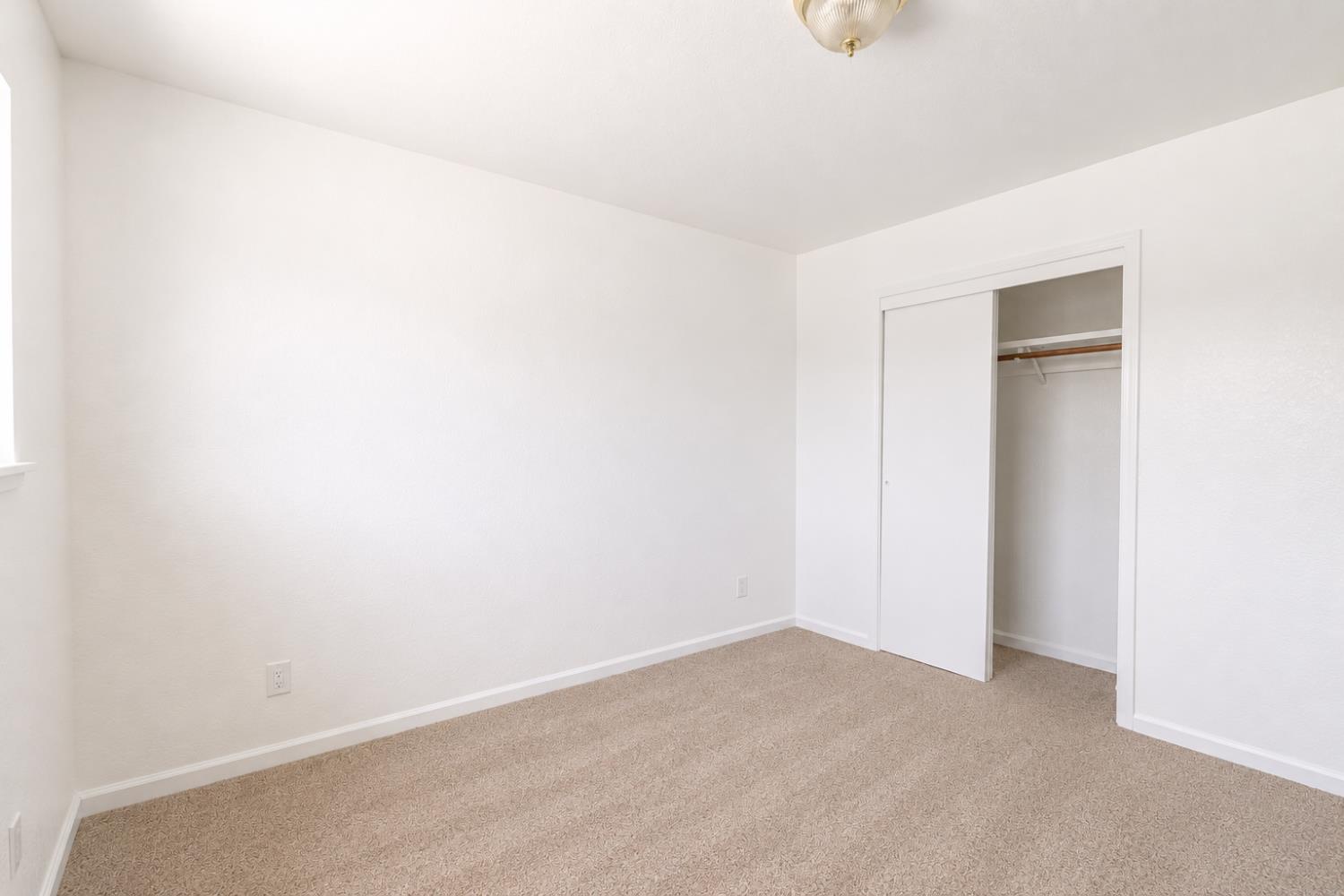 819 Jeffrey Road Los Banos, CA 93635 - Photo 8 of 33