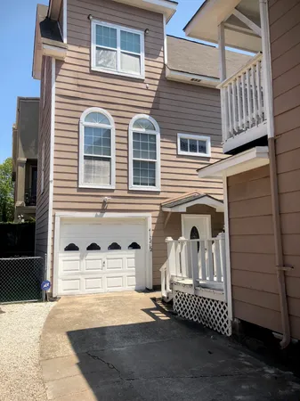 $2,200 | 4122 Drake Street, Unit 1/2, Houston, TX 77005