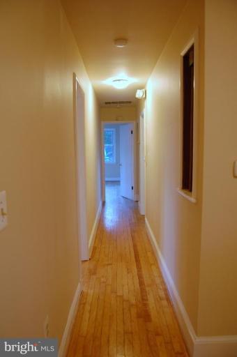 6581 Braddock Road Alexandria, VA 22312 - Photo 12 of 27 Hallway