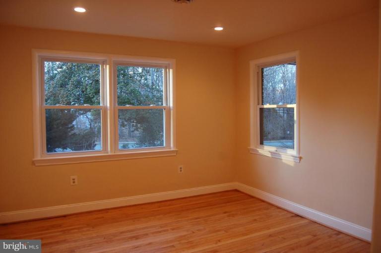 6581 Braddock Road Alexandria, VA 22312 - Photo 15 of 27 Bedroom #3