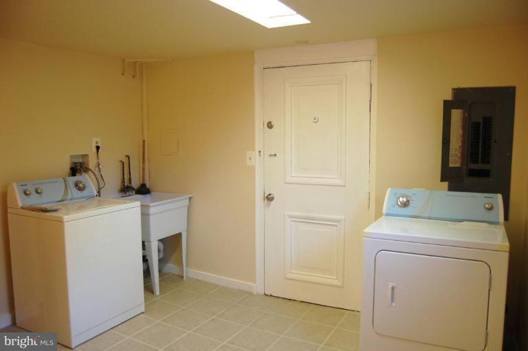 6581 Braddock Road Alexandria, VA 22312 - Photo 22 of 27 Laundry Area 1