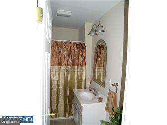 11 Gail Road New Castle, DE 19720 - Photo 6 of 7 Bathroom