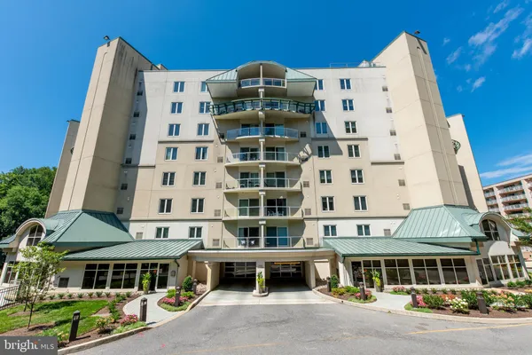 $955,000 | 1702 North Park Drive, Unit 25, Wilmington, DE 19806