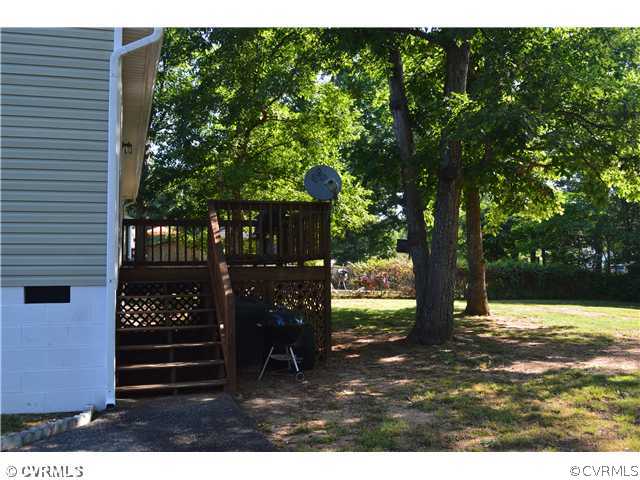 15713 Saddlebrook Road Chesterfield, VA 23838 - Photo 16 of 19 a view of outdoor space with garden