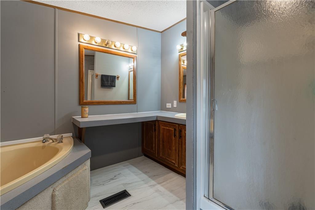 1201 Pecan Odessa, MO 64076 - Photo 21 of 34