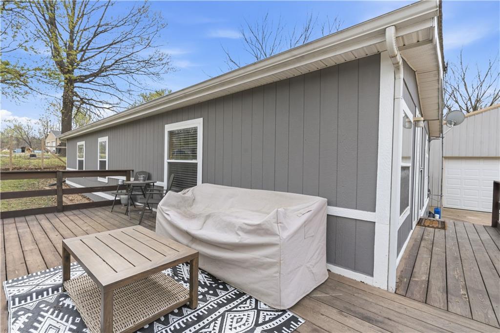 1201 Pecan Odessa, MO 64076 - Photo 8 of 34