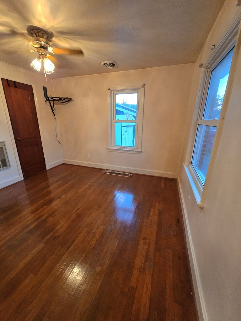 1041 New Hope Road Princeton, WV 24740 - Photo 7 of 20 Gallery Image 7