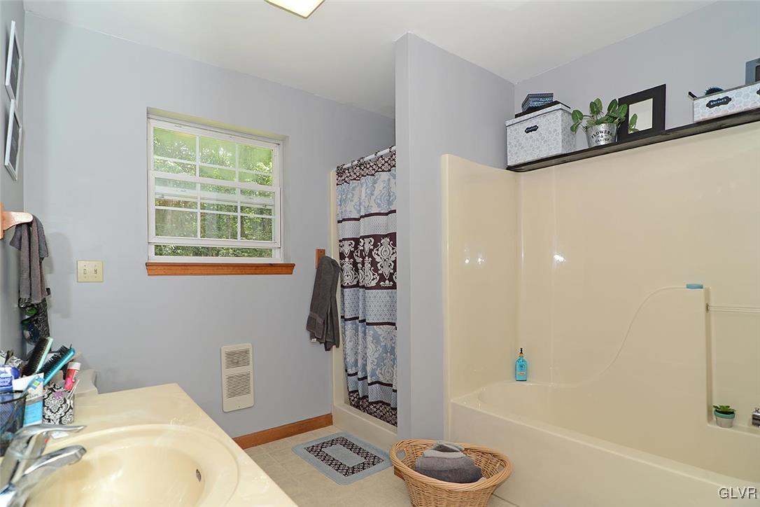 64 Iowa Road Albrightsville, PA 18210 - Photo 21 of 29 Master Bathroom