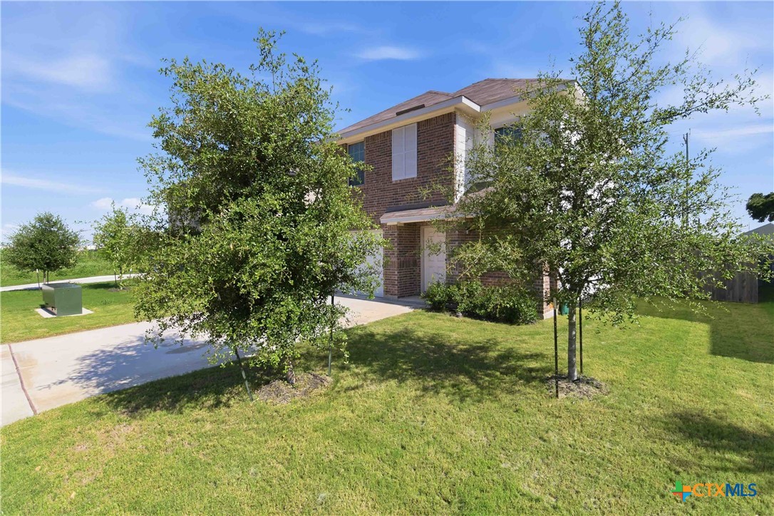 604 Saxon Street Seguin, TX 78155 - Photo 4 of 25