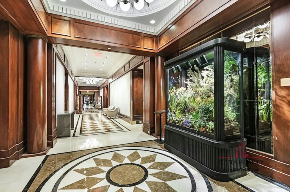 160 Central Park South, Unit 2118/2120 Manhattan, NY 10019 - Photo 15 of 16 a view of an entryway