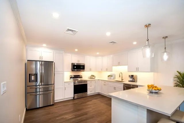 $900,000 | 2 Proprietors Drive, Unit 27, Marshfield, MA 02050