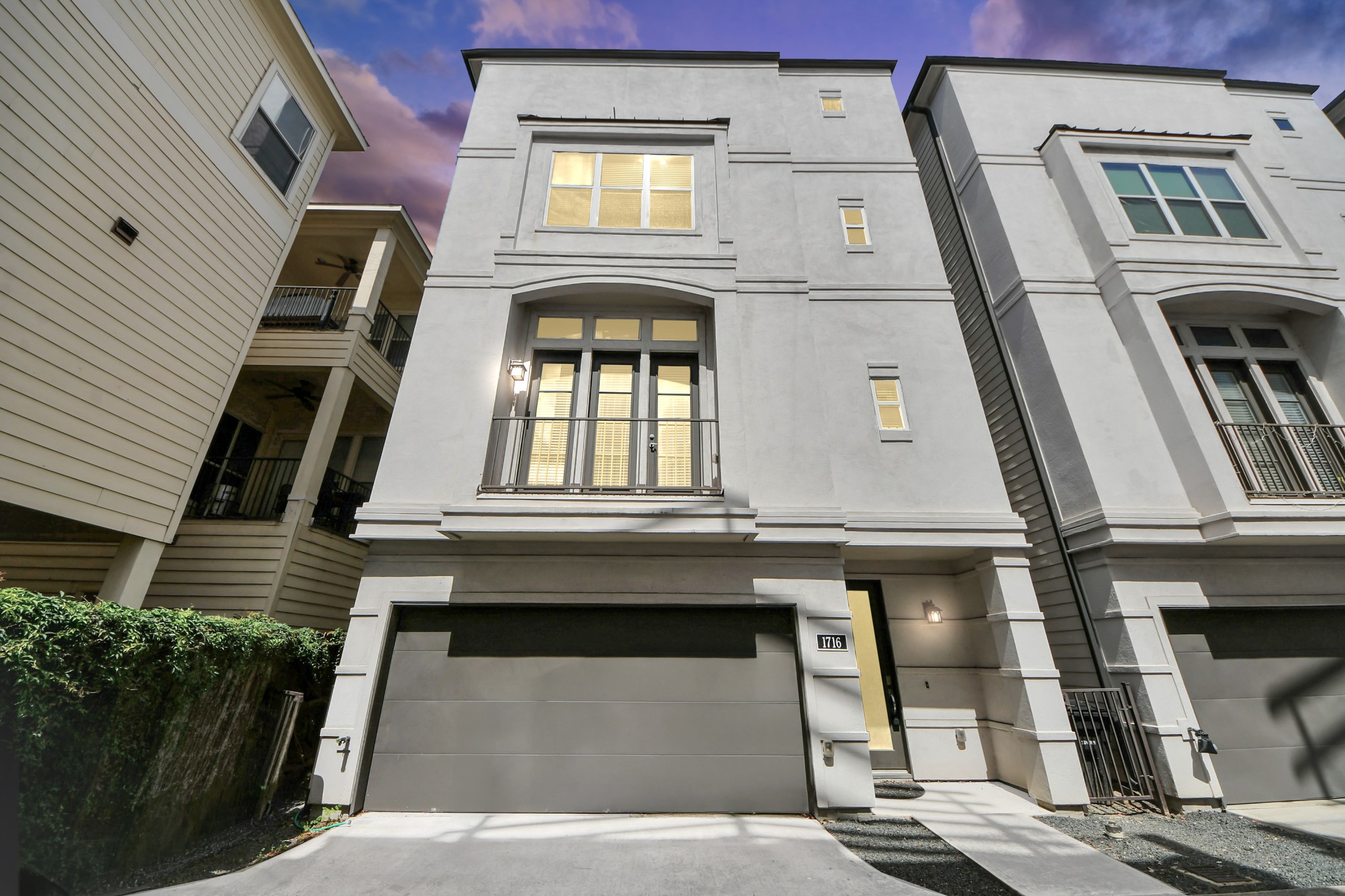 1716 Stuart Street Houston, TX 77004 - Photo 1 of 39 a front view of a building