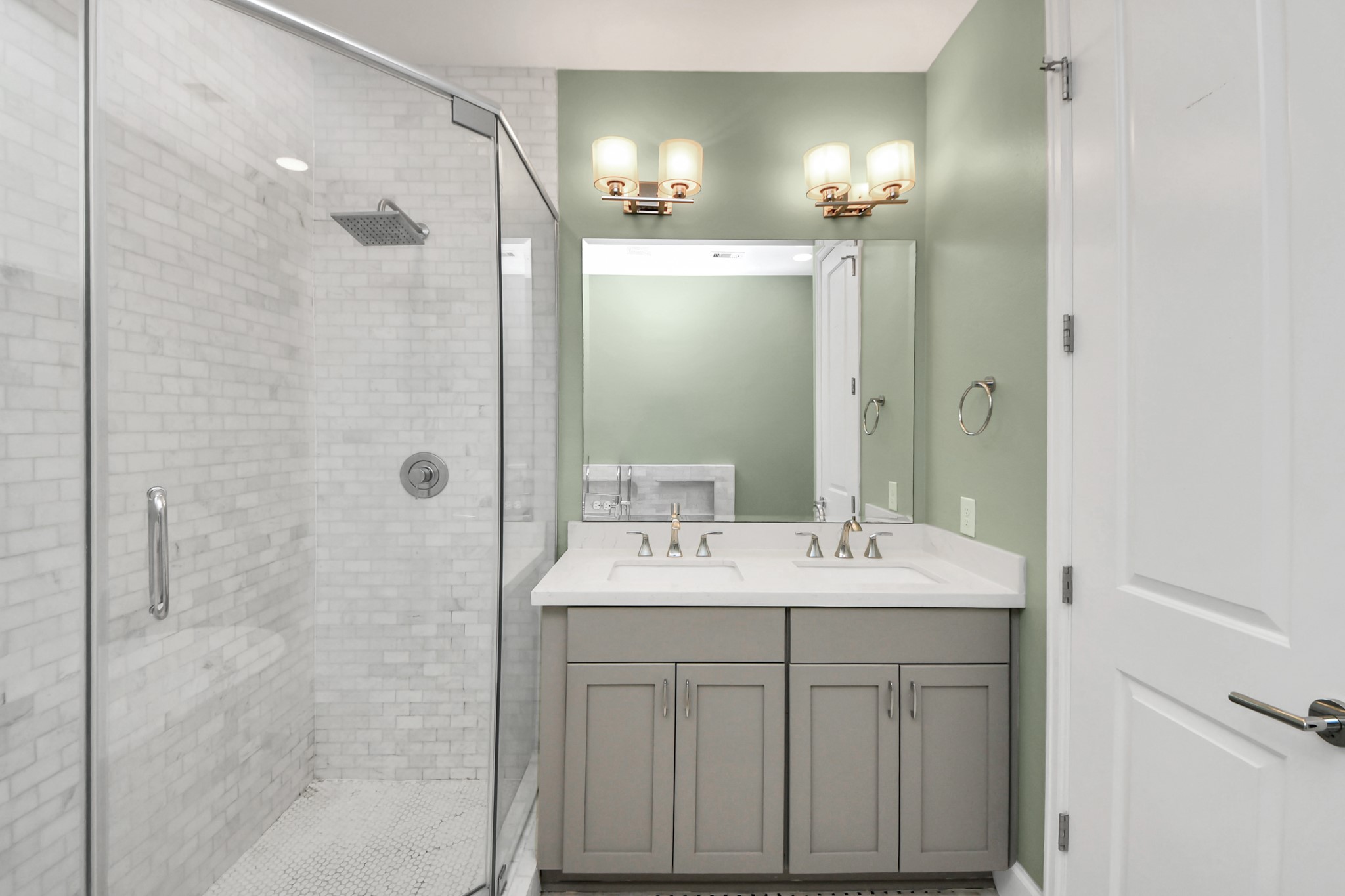 1716 Stuart Street Houston, TX 77004 - Photo 29 of 39 a bathroom with a sink and a mirror