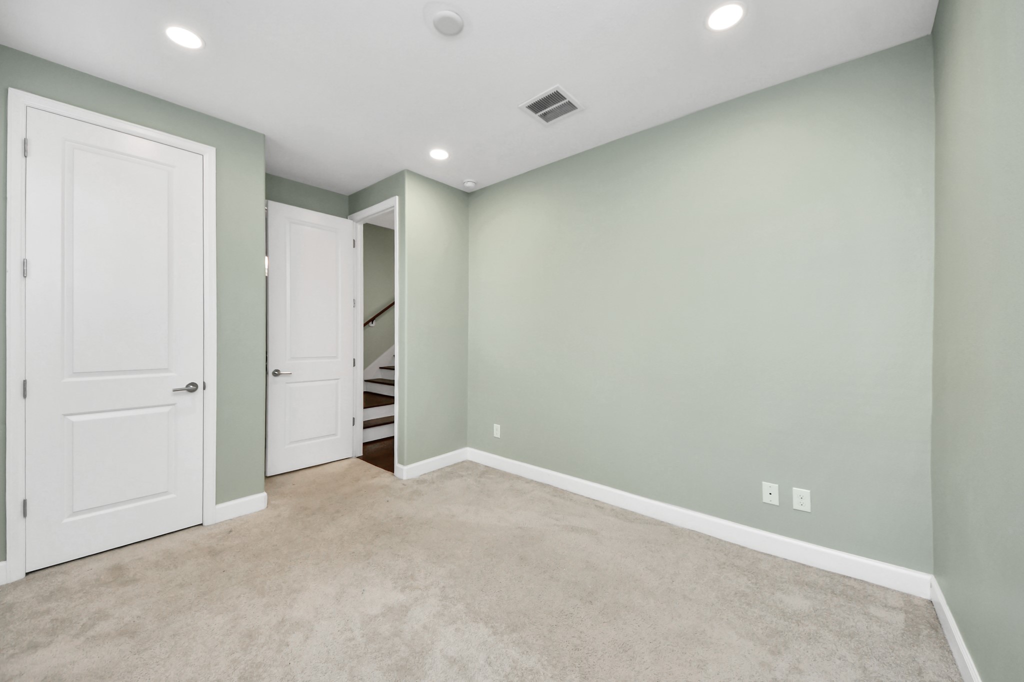 1716 Stuart Street Houston, TX 77004 - Photo 33 of 39 an empty room with an entryway and closet