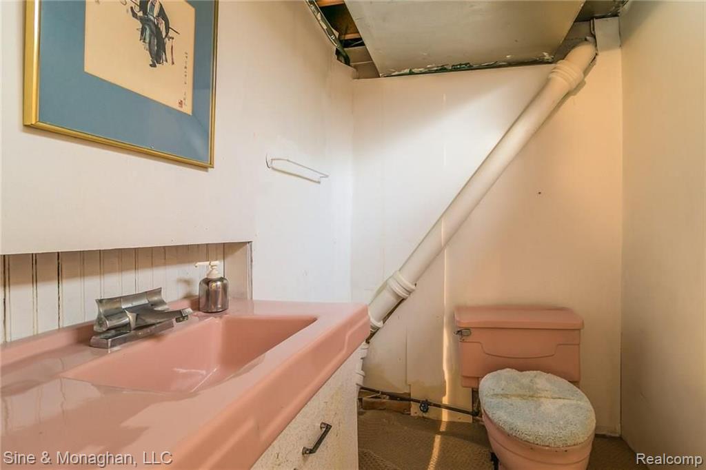 749 Hampton Road Grosse Pointe Woods, MI 48236 - Photo 16 of 18