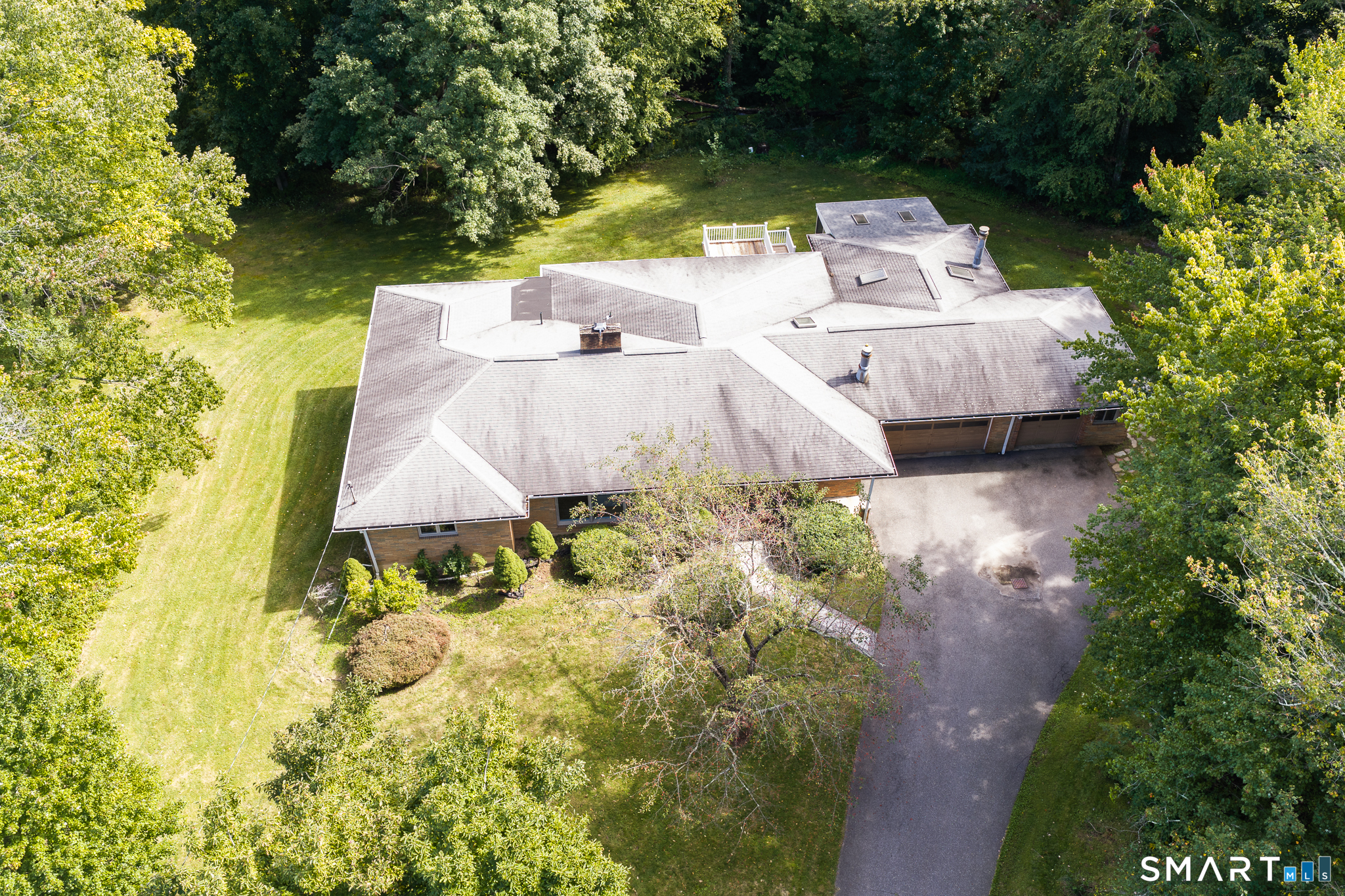 25 Juniper Road Middlebury, CT 06762 - Photo 39 of 40 Gallery Image 39