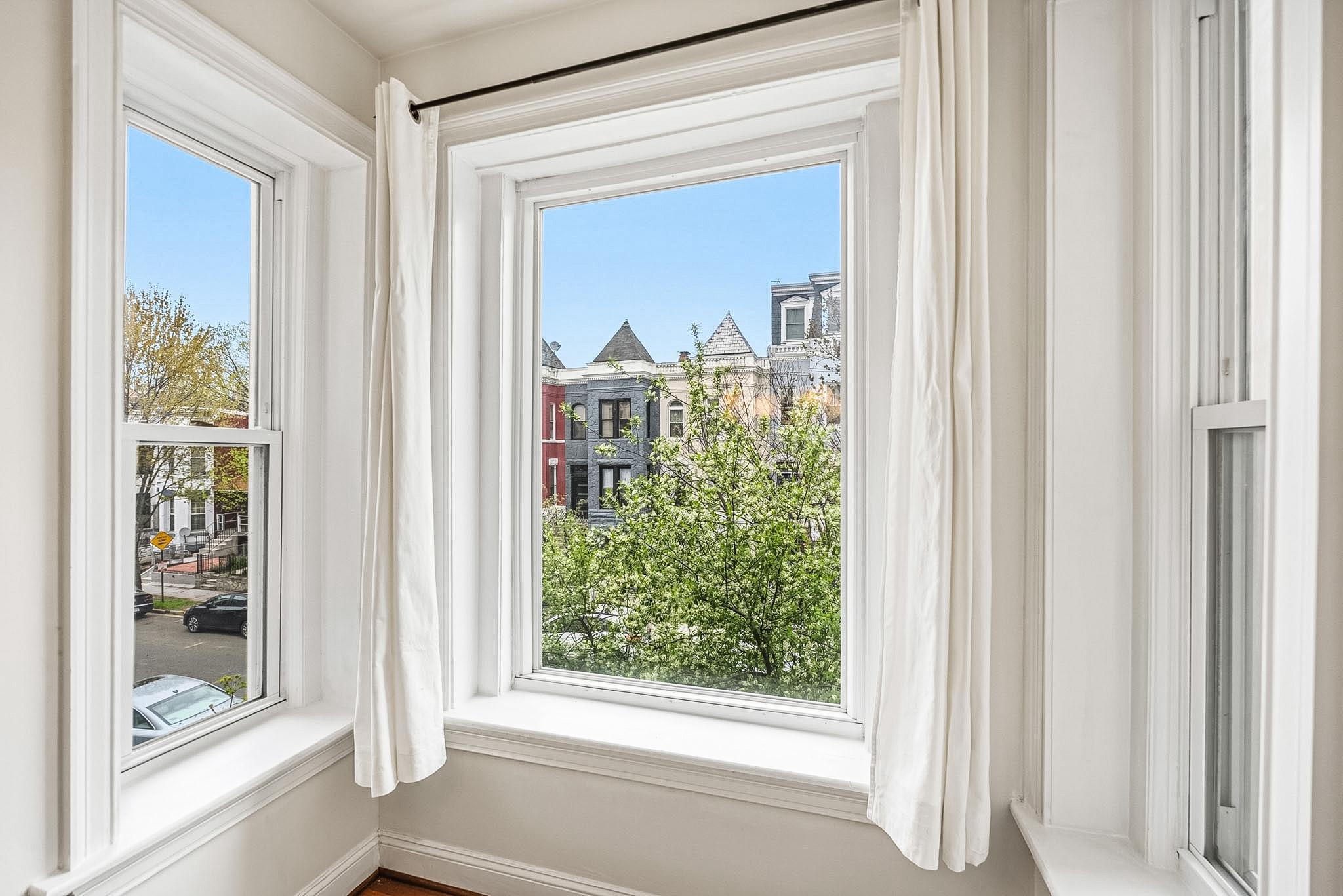 3600 10th Street Northwest, Unit B Washington, DC 20010 - Photo 21 of 27 Bay window