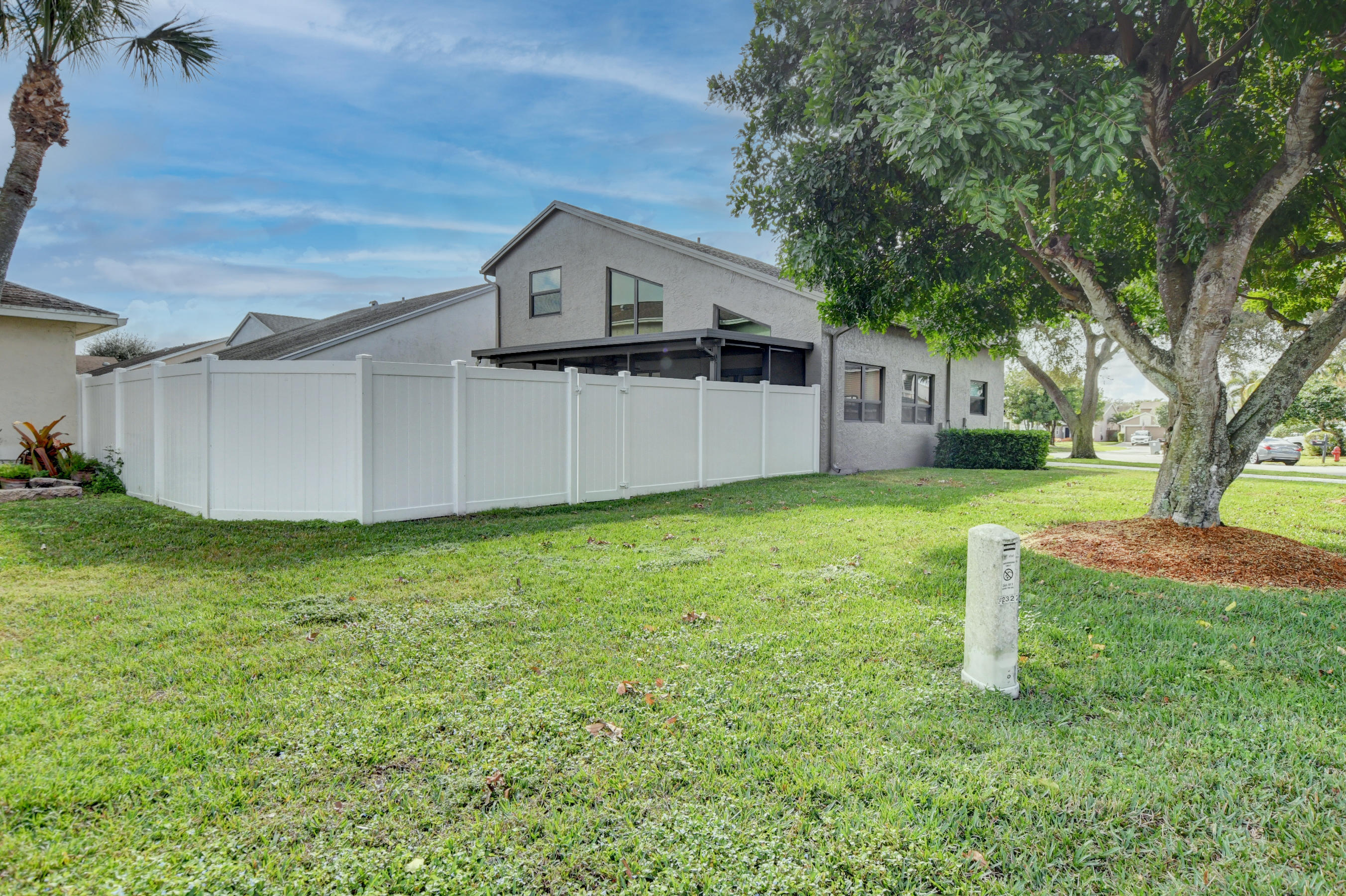 8595 Brody Way Boca Raton, FL 33433 - Photo 38 of 41 Rear Side Angle