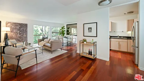 $799,000 | 330 South Barrington Avenue, Unit 307, Los Angeles, CA 90049