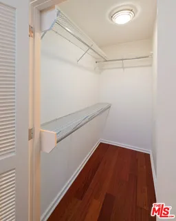 $799,000 | 330 South Barrington Avenue, Unit 307, Los Angeles, CA 90049