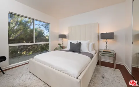 $799,000 | 330 South Barrington Avenue, Unit 307, Los Angeles, CA 90049