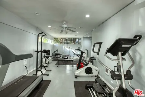 $799,000 | 330 South Barrington Avenue, Unit 307, Los Angeles, CA 90049