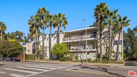 $799,000 | 330 South Barrington Avenue, Unit 307, Los Angeles, CA 90049