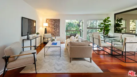 $799,000 | 330 South Barrington Avenue, Unit 307, Los Angeles, CA 90049