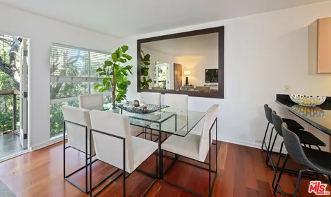 $799,000 | 330 South Barrington Avenue, Unit 307, Los Angeles, CA 90049