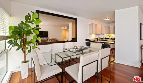 $799,000 | 330 South Barrington Avenue, Unit 307, Los Angeles, CA 90049