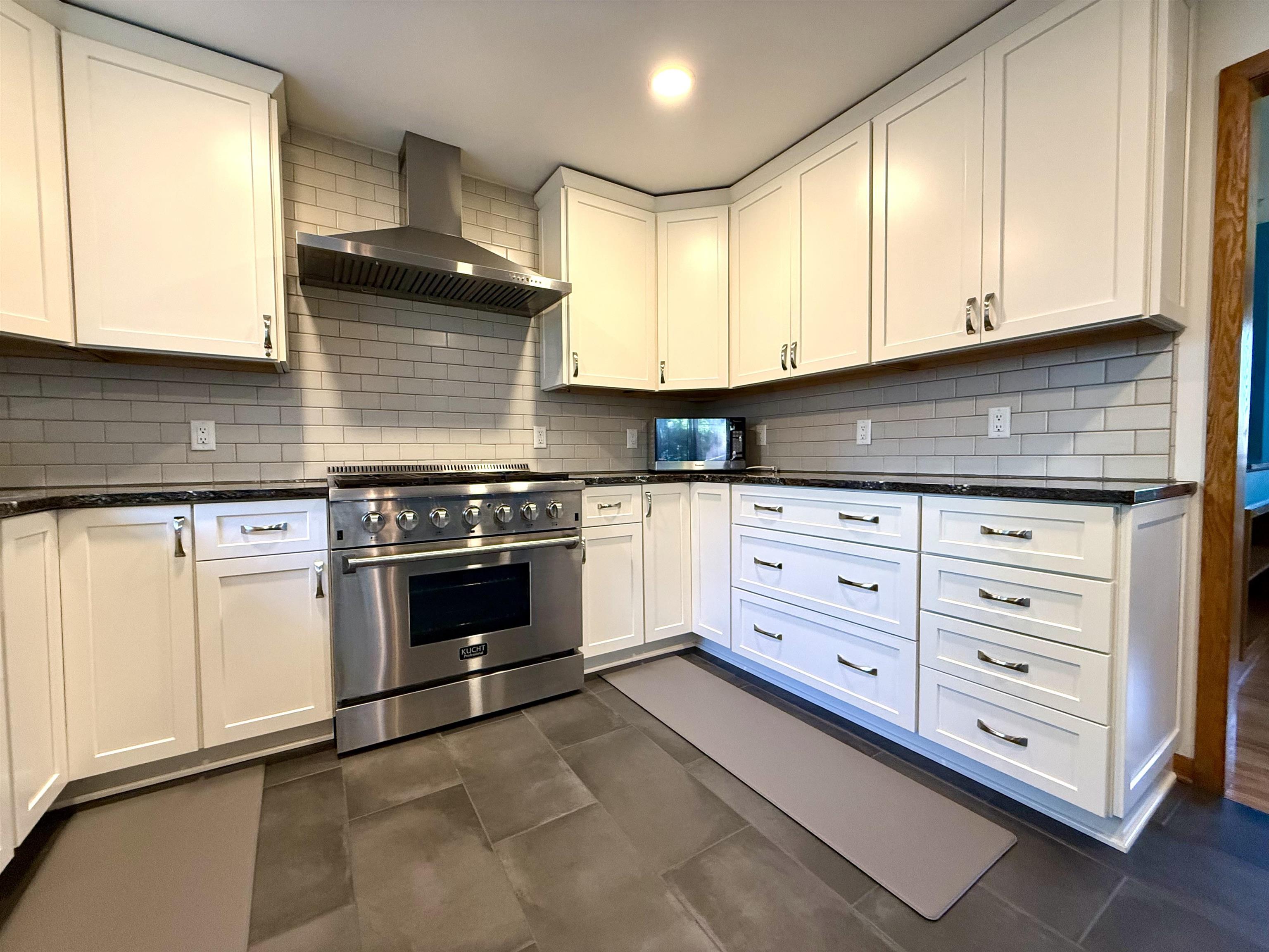 4701 Starker Avenue Madison, WI 53716 - Photo 14 of 41