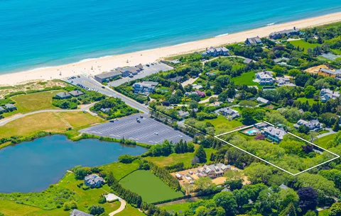 $19,900,000 | 1 Lily Pond Lane, East Hampton, NY 11937