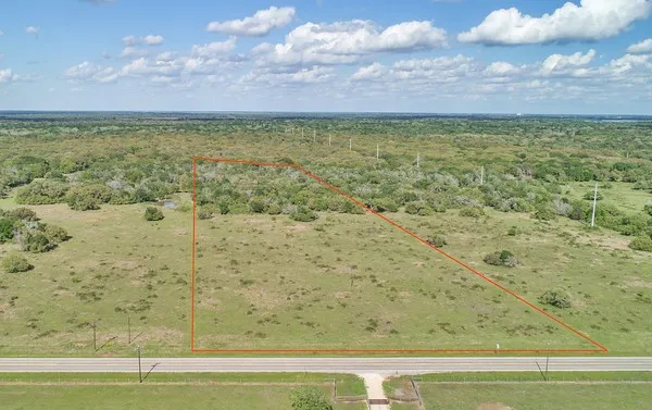 $249,483 | 2 Farm Market 530 Edna Tx 77957, Edna, TX 77957